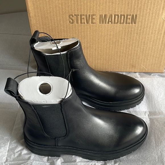 Steve Madden - Women’s Chelsea Boots - Picture 3 of 7